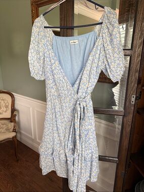 In Loom Light Blue Daisy Wrap Midi Dress Size L